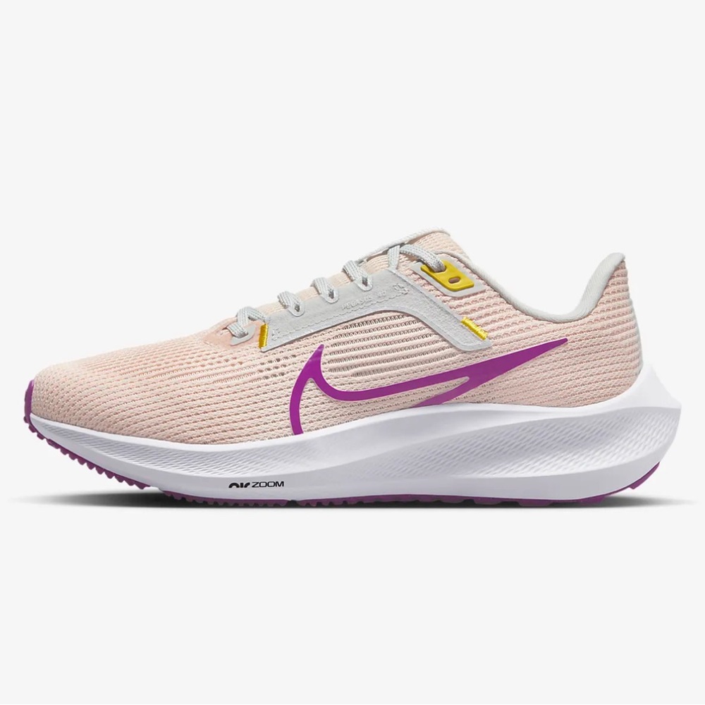 Nike Air Zoom Pegasus 40 Wide Sneakers